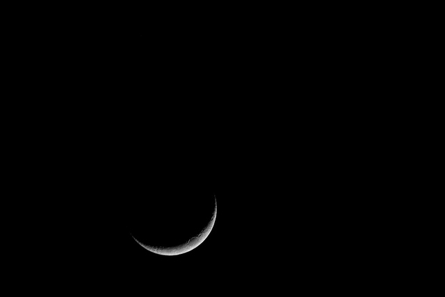 “娥眉月 Waxing Crescent Moon” / 寧 Serenity / SML.20130513.7D.41748.BW / See-ming Lee 李思明 SML