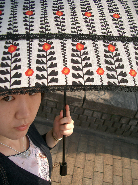 under the parasol / akaitori