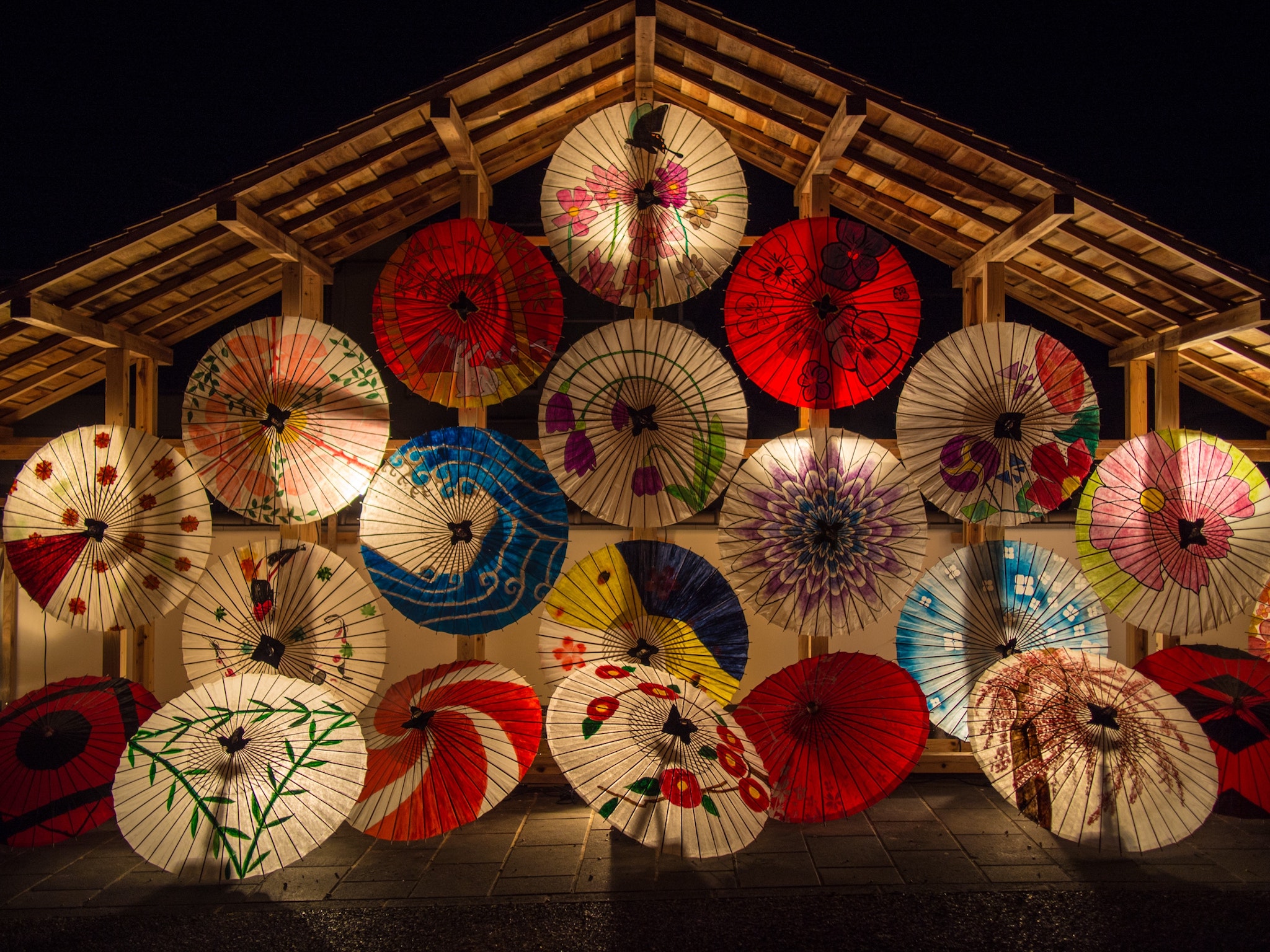decoration-japanese-umbrellas-lights-39079